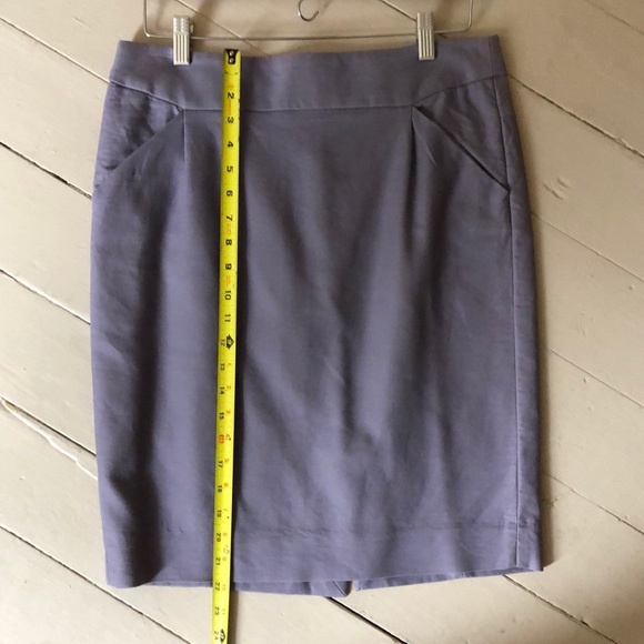 Lavender fitted mini skirt - Picture 2 of 4